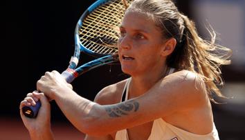 Karolína Plíšková je v Římě ve čtvrtfinále! Dál jde i Vondroušová