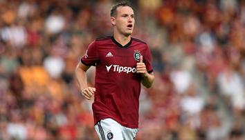 Jankto už je v Cagliari. Na letišti ho bouřlivě vítaly desítky fanoušků