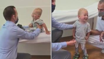 "Stojím, teto, stojím." Sledujte obří radost vážně nemocného Maxíka!