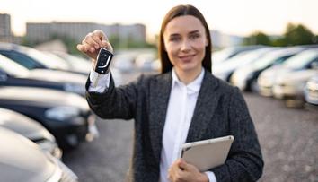 Firemní auto: Kdy se vyplatí operák a kdy koupě?