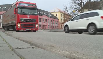 Zpoplatněné dálnice ničí místním život. Zrušte mýtné, požadují města