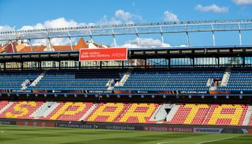 Sparta vyšla fanouškům vstříc, ti se posunu fotbalu vysmívají