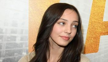 Charlotte Gottová odhalila nový videoklip. To je nepopsatelné, reagují lidé