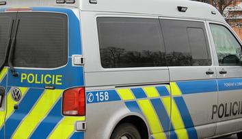 Policie pátrala po seniorovi z České Lípy. Našli ho po dvou dnech vyčerpaného