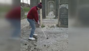 Borec na konec! Golfový odpal se totálně vymkl kontrole