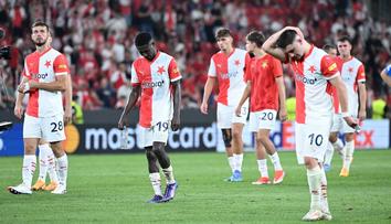 Rozhodčí se s tím nepáral, shodli se experti po vyřazení Slavie