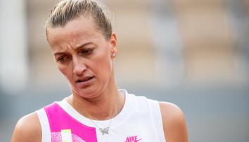 Kvitová si finále French Open nezahraje, vypadla s Keninovou