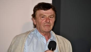 Za Trávníčka se modlí jeho blízcí. Chci žít, trápí se herec