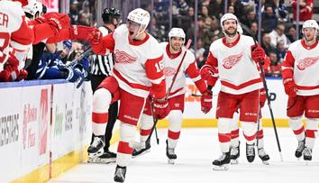 Návrat Samsonova se nepovedl. Detroit vyhrál na ledě Toronta
