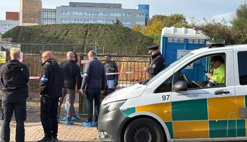 Na staveništi v Praze našli mrtvého muže. Policie nevylučuje vraždu