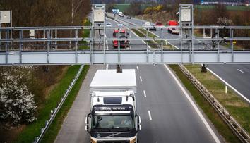 Ministerstvo výrazně zdraží mýtné pro kamiony. Chce srovnat ceny s okolními státy