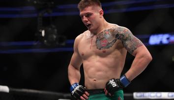 Italský sen baví internet: V UFC jde o titul, ale trenky si obléct neumí