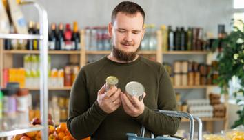 Problém s konzervami z Kauflandu. Chyběla skoro pětina masa, zjistila inspekce
