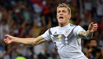 Klobouky dolů! Toni Kroos zahájil cestu do finále parádním kouskem