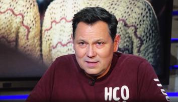 Drama na koncertě. Českého zpěváka Vítka zachránilo, že v sále byl lékař