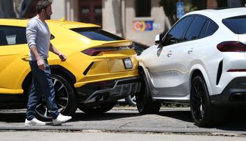 10letý syn Bena Afflecka řádil v půjčovně luxusních aut. Nabořil Lamborghini Urus