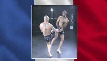 Ve Francii začala nová éra MMA. První úder po 4 letech mířil do rozkroku