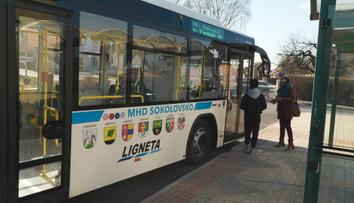 Aš chce autobusové spojení s Karlovými Vary. Cesta teď zabere i několik hodin