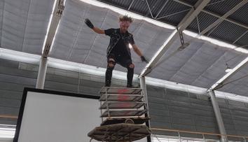 Cirkusový artista zvládl nebezpečný kousek a pokořil český rekord