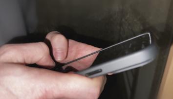 Podvodníci připravili ženu o více než 400 tisíc korun, použili QR kódy