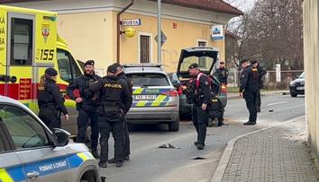 Zdrogovaný řidič ujížděl v Praze před policií. Honičku ukončil PIT manévr