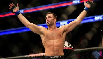 Po roce je zpět! Rockhold donutil svého soupeře odklepat