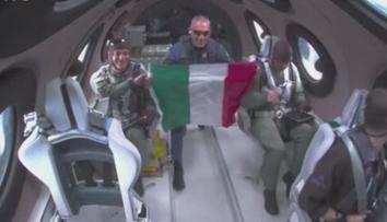 Uskutečnil se první komerční let na hranici vesmíru. Let zaplatila italská vláda