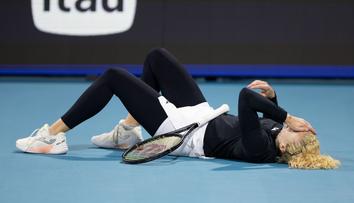 Siniaková po prohře utekla v slzách. Zmatená soupeřka nechápala