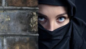 Zaměstnavatelé mohou muslimkám zakázat šátky, rozhodl evropský soud