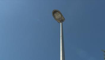 Čísla na lampách zachraňují životy. V Praze 9 nefungují, radnice to netušila