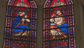 Macron pobouřil Francouze. Běsní kvůli výměně vitráží v katedrále Notre-Dame