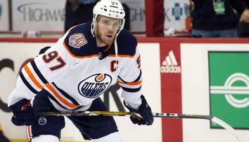 Skvělý McDavid vyhlášen hvězdou týdne. Zářil i nejlepší nováček NHL