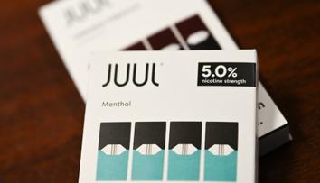 Výrobce e-cigaret Juul zaplatí 440 milionů dolarů za urovnání vyšetřování svých marketingových strategií