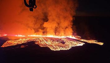 Sopka nedaleko Reykjavíku opět chrlí lávu. Úřady vyhlásily červený poplach