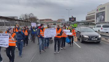 Pražský soud se postavil za aktivisty: Mají právo být na silnici stejně jako auta