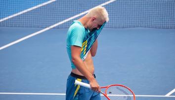 Tomic se sázel s rozhodčí, že má covid. Po prohře je skutečně pozitivní