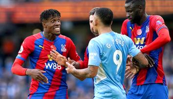 Útočník Crystal Palace sestřelil gólem City, teď je obětí rasismu