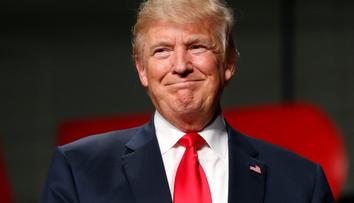 "Nechte to být!" Trump žádal šéfa FBI o konec vyšetřování poradce