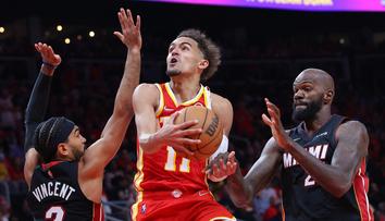Young rozhodl o výhře Atlanty v úplném závěru, uspěl také Phoenix