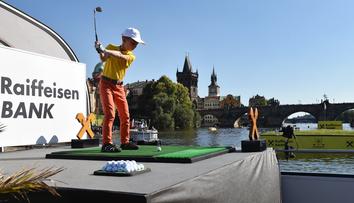Golfová exhibice v Praze: Odpaloval i hvězdný Daly!