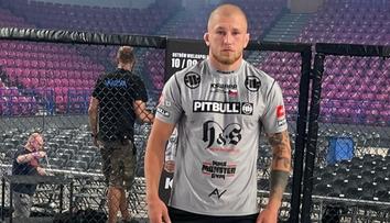 'Hambáč' se naladil na KSW hokejem. Vhodil čestné buly a přinesl štěstí
