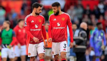 United schytali facku od nováčka. Fanoušci se do nich pustili bez milosti