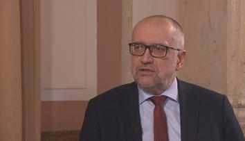 Čtvrtý ministr školství za rok a půl. Podle odborníků je potřeba větší stabilita