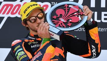 Vycházející hvězdy MotoGP. Kdo dostal letos šanci zazářit v nejsilnější kubatuře?