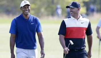 Tiger Woods dostal před The Open košem, rival má nečekanou výhodu