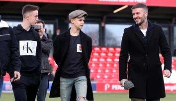 Parádní moment! Synové legendárních fotbalistů si spolu zahráli
