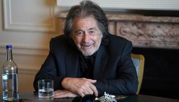 Al Pacino se stal v 83 letech opět otcem. Chlapeček dostal oblíbené české jméno