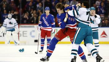 Dva elitní bitkaři proti sobě v NHL. Mluvili spolu už před zápasem, vítěz se zranil