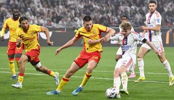 Bláznivý scénář v boji o Ligu mistrů. Šulcův Lyon schytal debakl, ale slaví