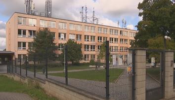 Děti s nákazou z pražské školy skončily na Bulovce. Nemocnice stopla návštěvy